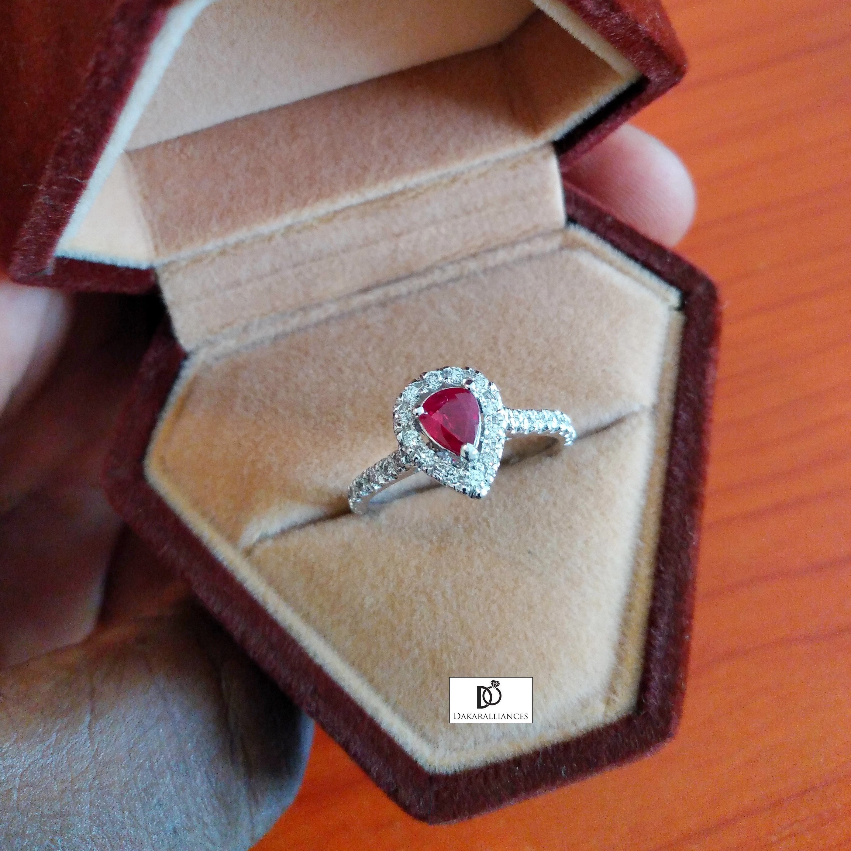 Bague ORPHÉE en or blanc, rubis et diamants