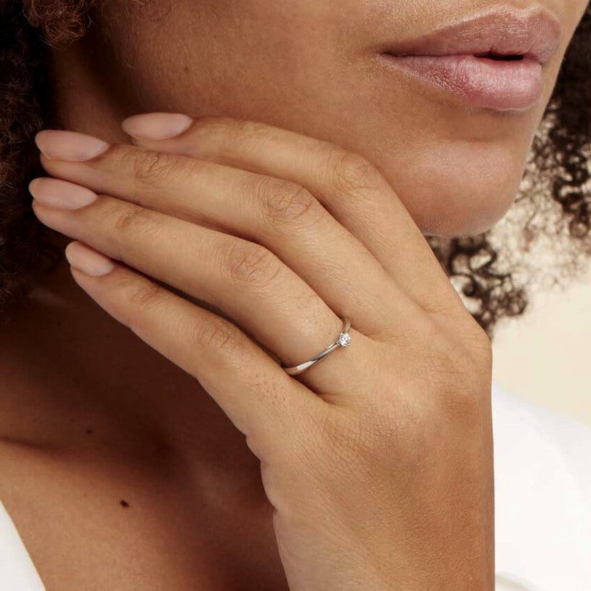 Bague SYMBOLE 6 en or blanc et diamant 0,15 ct