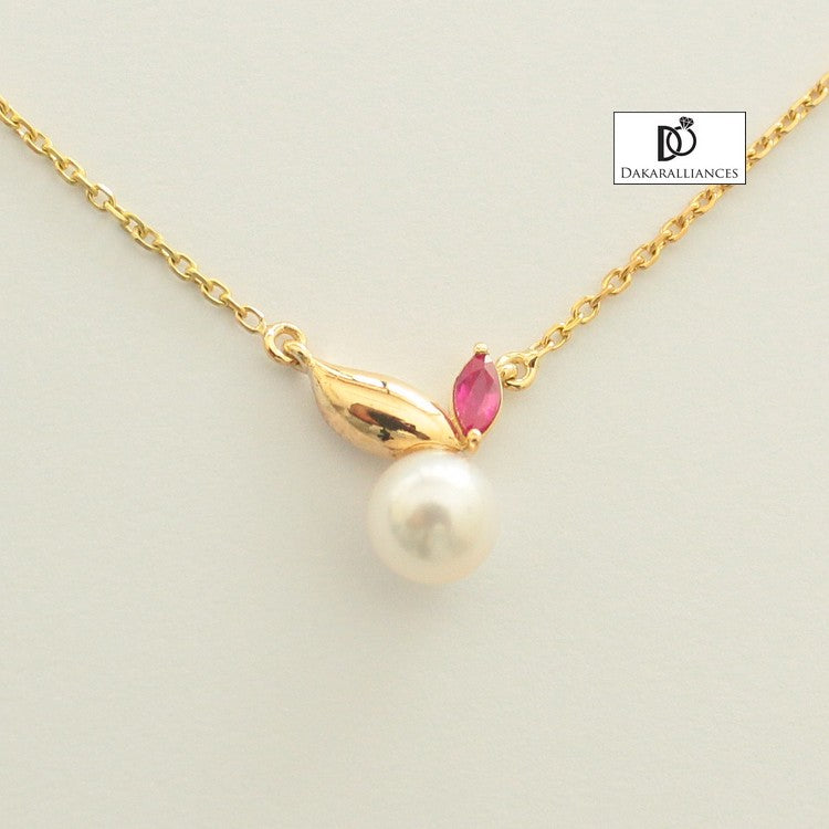 Collier perle Akoya en or et rubis